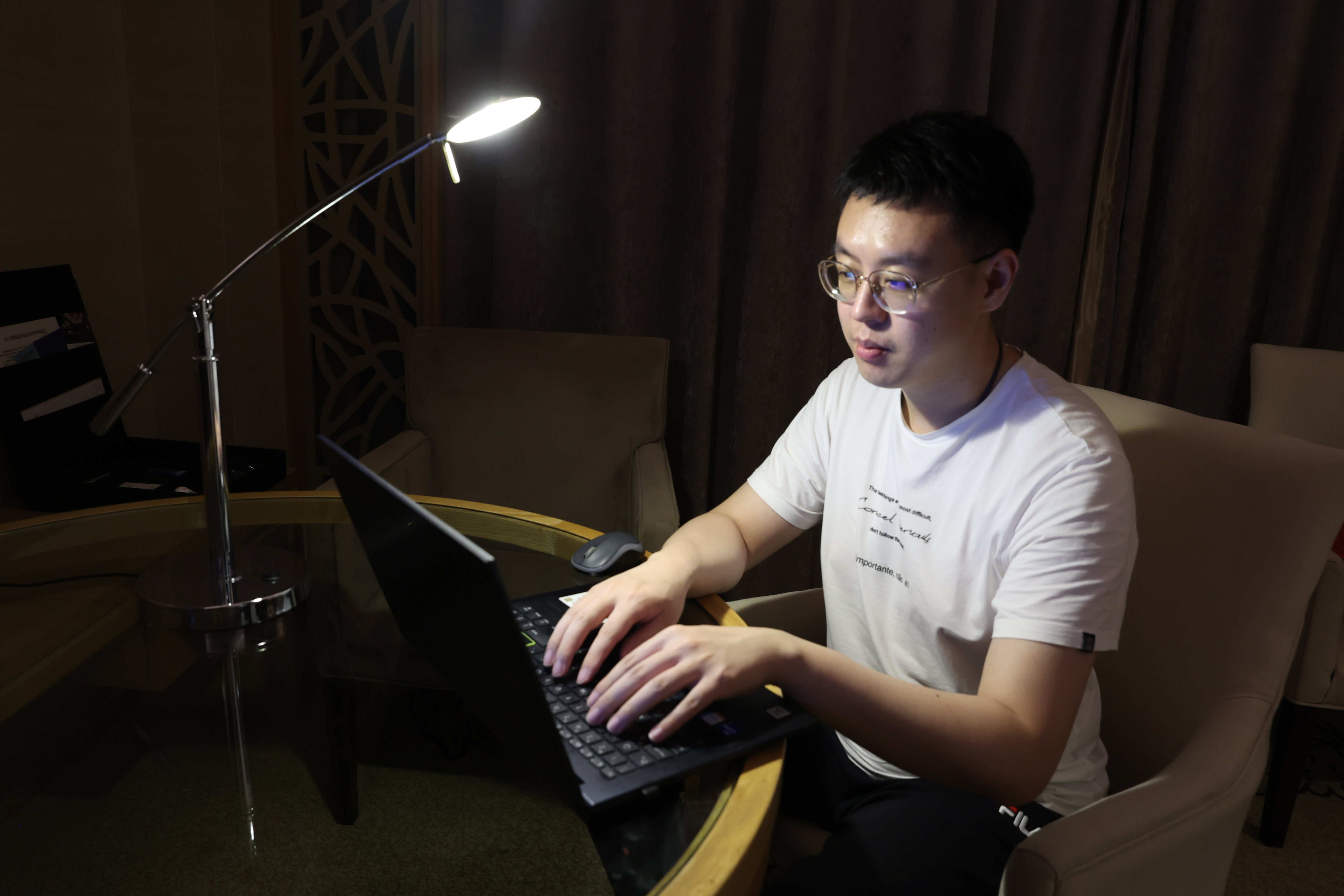 维多利亚老品牌vic(集团)官方网站
