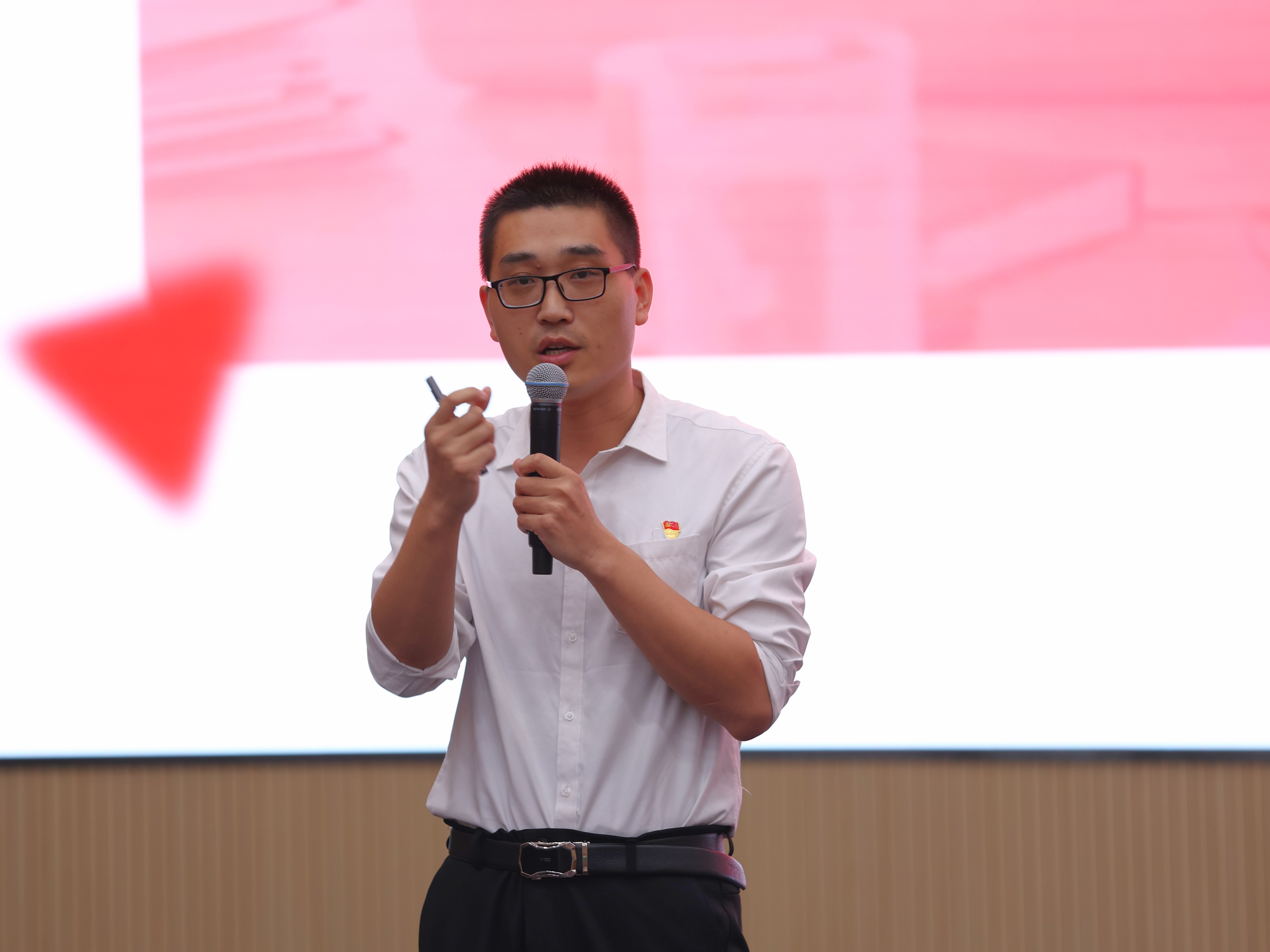 维多利亚老品牌vic(集团)官方网站