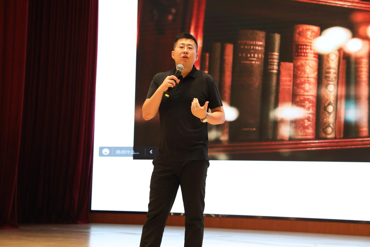 维多利亚老品牌vic(集团)官方网站