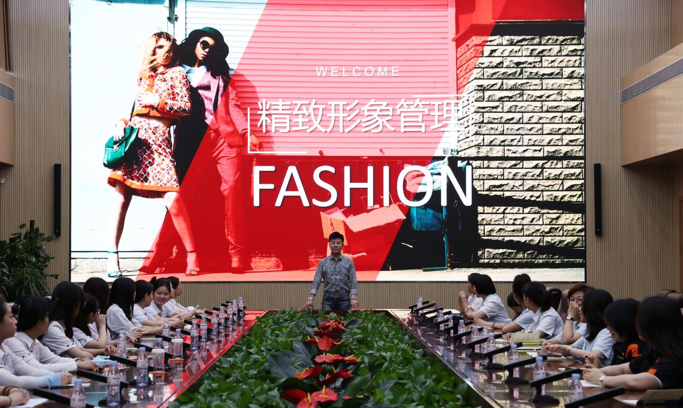 维多利亚老品牌vic(集团)官方网站