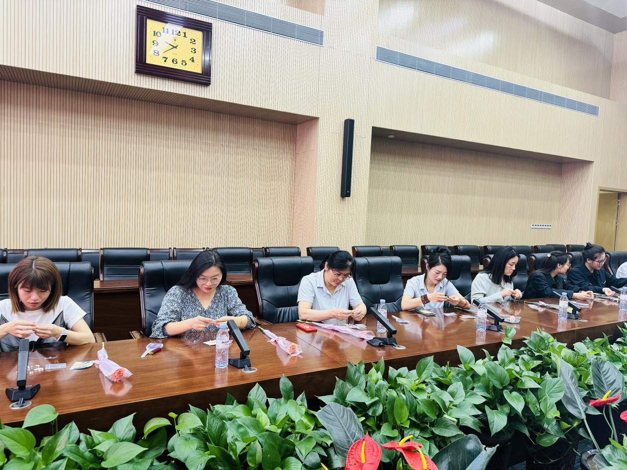 维多利亚老品牌vic(集团)官方网站