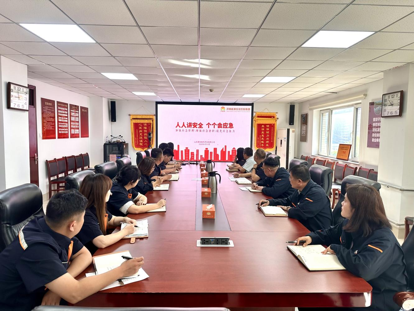 维多利亚老品牌vic(集团)官方网站